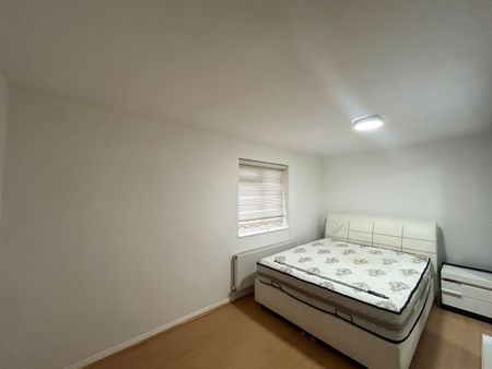 2 Bed Maisonette, The Weymarks, N17 - Photo 2