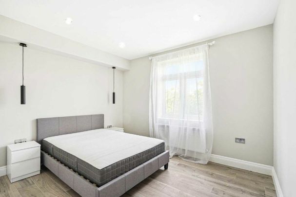 Lyveden Road, Tooting, SW17 - Photo 1