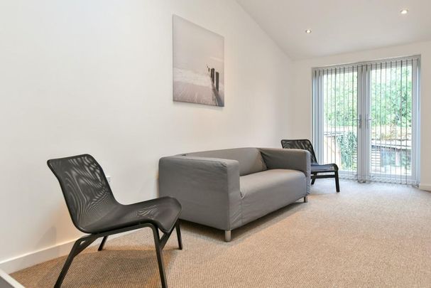 6 bedroom terraced house to rent - Photo 1