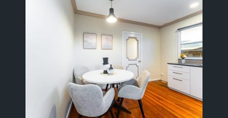 Well-Presented Three-Bedroom Residence in Prime Doveton Locale - Photo 4