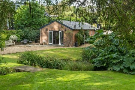 2 bedroom detached bungalow to rent - Photo 2