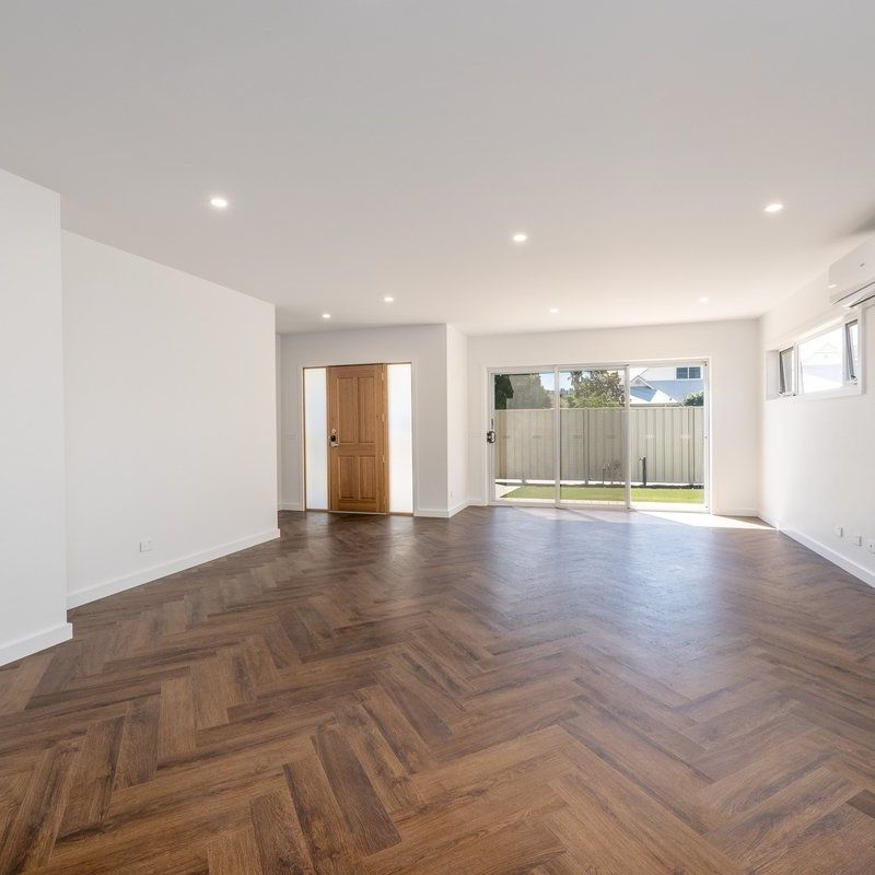 MODERN, NEW AND FULLY FURNISHED! - Photo 1