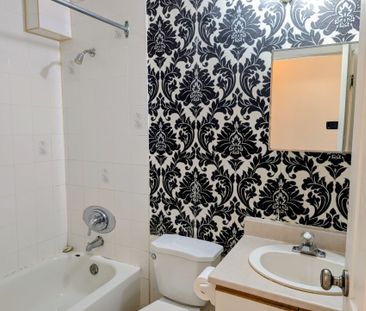 For Lease - 328 Aylmer Street Unit# 204, Peterborough, Ontario - Photo 1