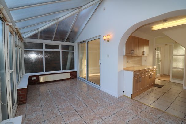3-Bed Home in a Quiet, Family-Friendly Swinton Location - Photo 1
