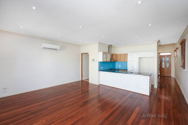 2/86 Railway Crescent, Williamstown - Photo 1