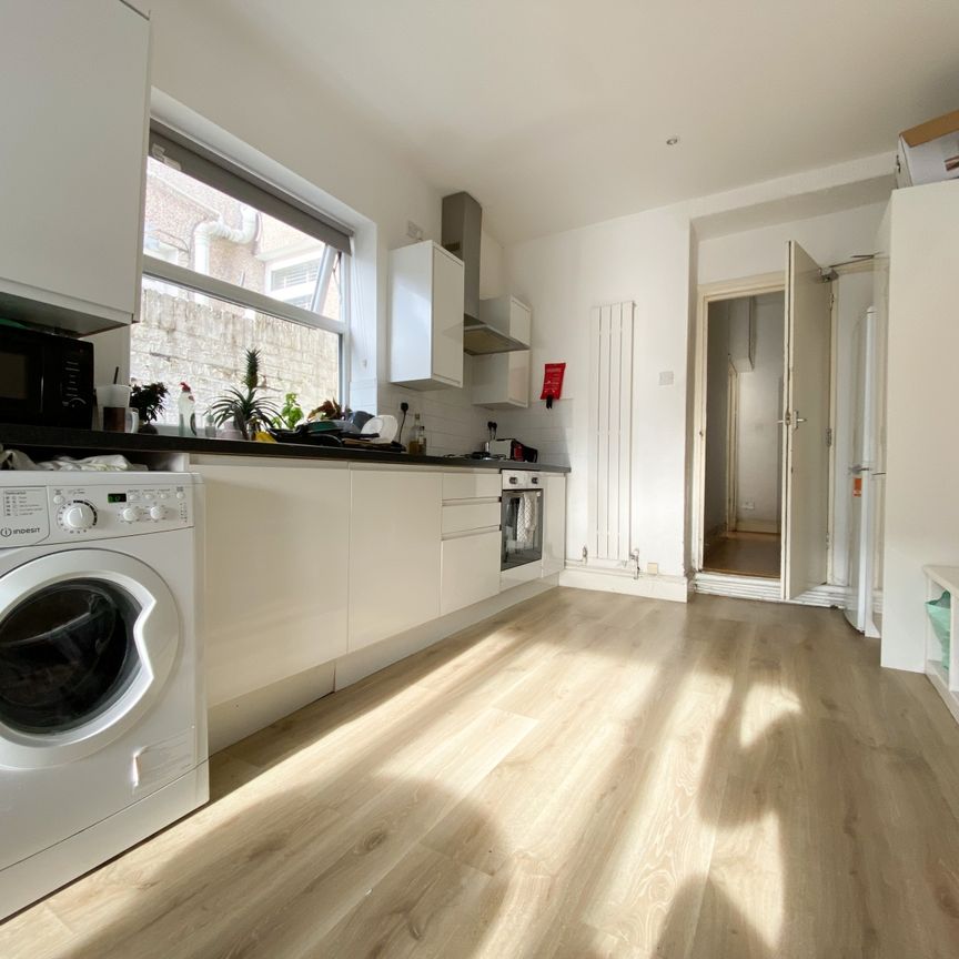 Lisvane street, Cathays - Photo 1