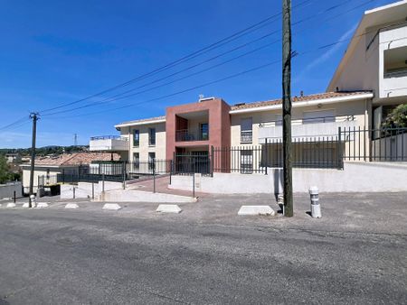 Location Appartement 1 pièce 31m² GRASSE 06130 - Photo 5