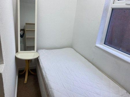 4 bedroom house share to rent - Photo 4