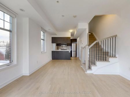 150 Broadview Avenue #TH2 - Photo 3