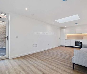 Solent Lodge, Green Lanes, Palmers Green, N13 - Photo 4