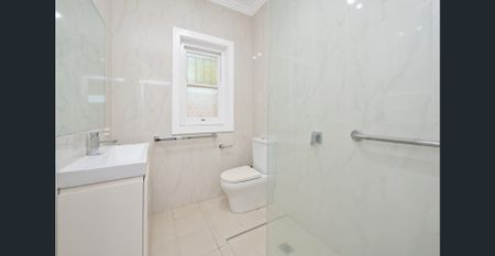 Light-Filled Corner Home in Prime Eastlakes Location - Photo 3