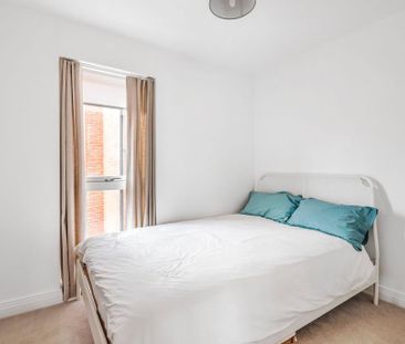 2 bedroom flat to rent - Photo 4