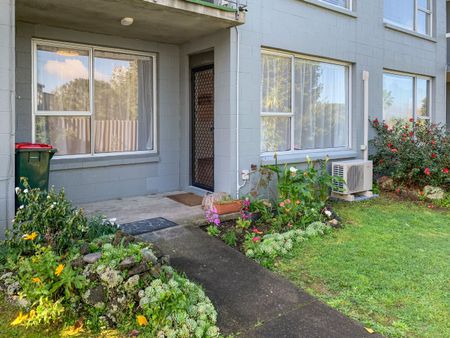 2 bedroom home in Mount Eden! - Photo 4