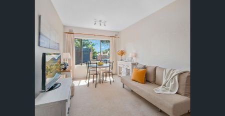 Apartment Charm! - Photo 5