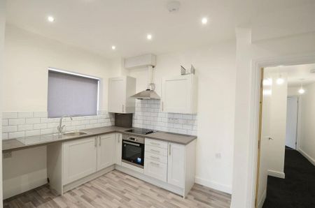 2 bedroom flat to rent - Photo 3