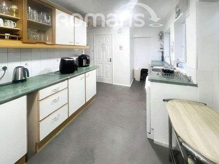 Cumberland Avenue, Basingstoke, RG22 - Photo 4