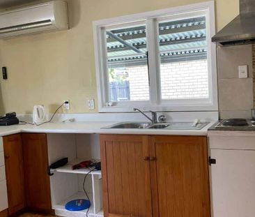 Spacious 4-Bedroom Home – Close to University, Schools & Amenities - Photo 3