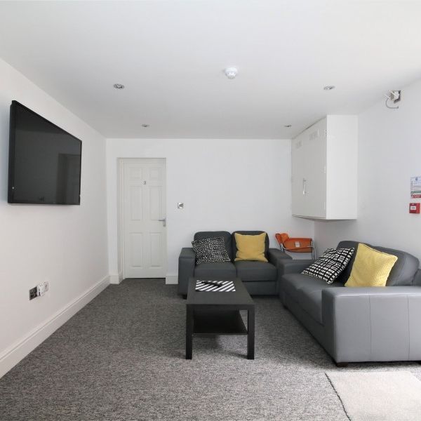 24 Regent Place, Rugby - Photo 1