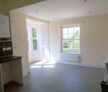 2 bedroom flat to rent - Photo 2