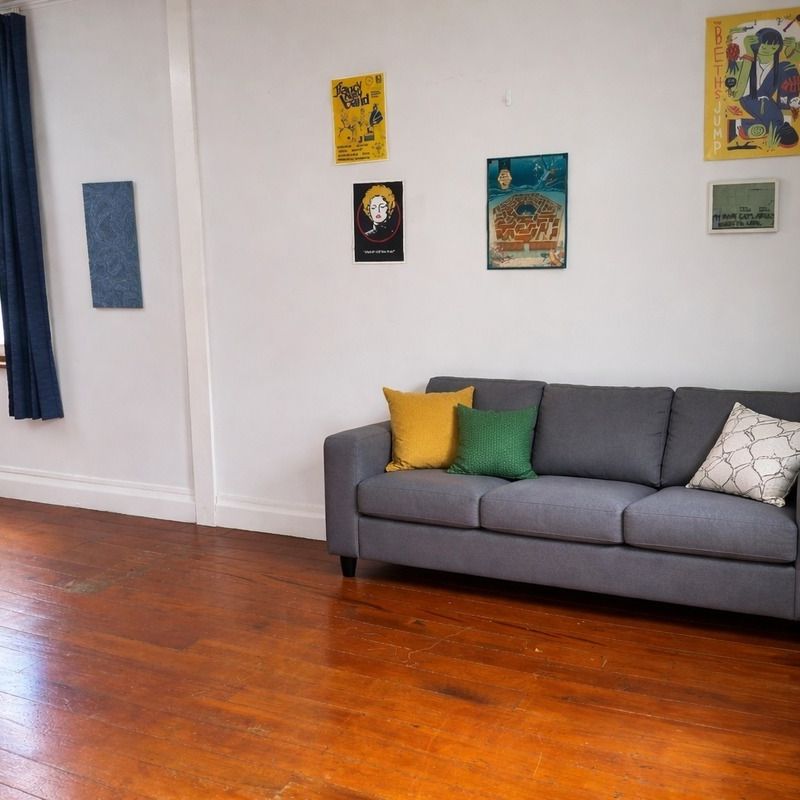 Charming 2 Bedroom Character Apartment in Epsom - Photo 1