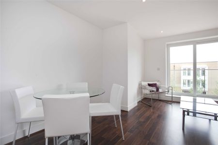 Bromyard Avenue London W3 - Photo 2