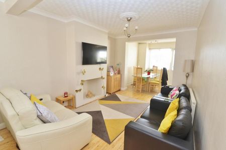3 bedroom terraced house to rent - Photo 3