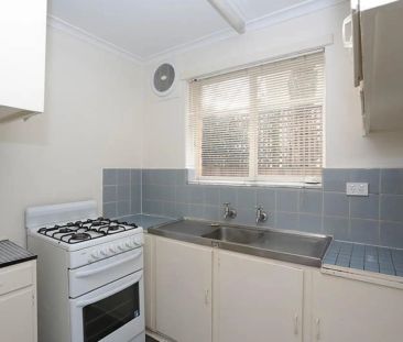 Ground Floor One Bedroom Apartment - Photo 2