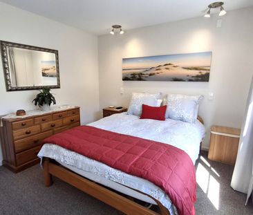 Sunny Thorndon Apartment - Photo 2