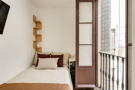 Avinguda del Marquès de l'Argentera, Barcelona, Catalonia 08003 - Photo 2