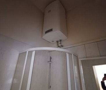 Sonnige, günstige Kleinwohnung mit Küchenblock, Badezimmer mit Dusc... - Photo 1