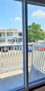 Nouveau-Rosemont 4 1/2 Haut triplex privé-LIBRE!!! -Possible achat électros/meubles - Photo 3