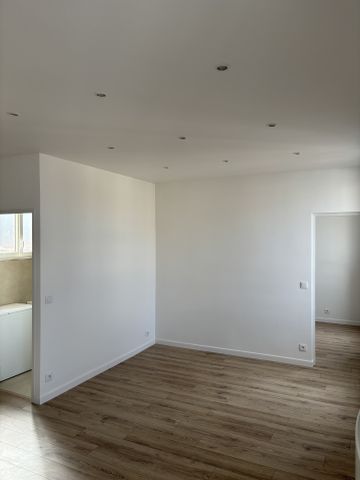 Location Appartement 3 pièces 52m² ST MAUR DES FOSSES 94100 - Photo 2