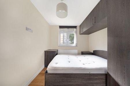 4 bedroom flat to rent - Photo 4