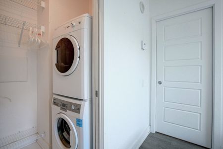 1165 Rue Wellington, app.1002, H3C 0S3, H3C 0S3, Montréal - Photo 2