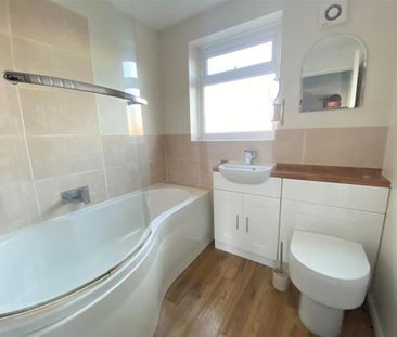 2 bedroom end of terrace house to rent - Photo 5