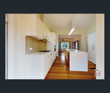 PERIOD CHARM WITH MODERN FUNCTIONALITY! - Photo 5