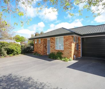 St Martins – two bedrooms, internal access garage, double glazing. - Photo 2