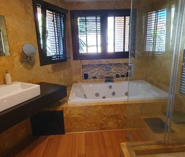 Detached Villa in El Rosario - Photo 3