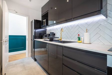 ** Inclusive of council tax, gas, electricity, water, internet and Netflix** - Photo 4