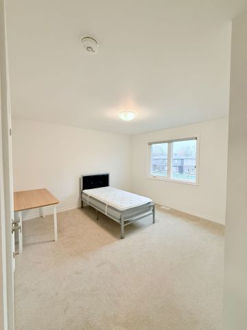 For Lease - 3243 DOMINION Road, Fort Erie, Ontario - Photo 3