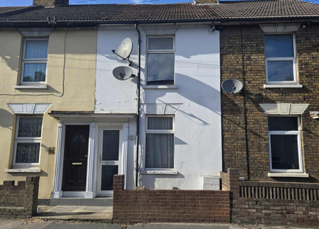 3 bedroom terraced house to rent - Photo 5
