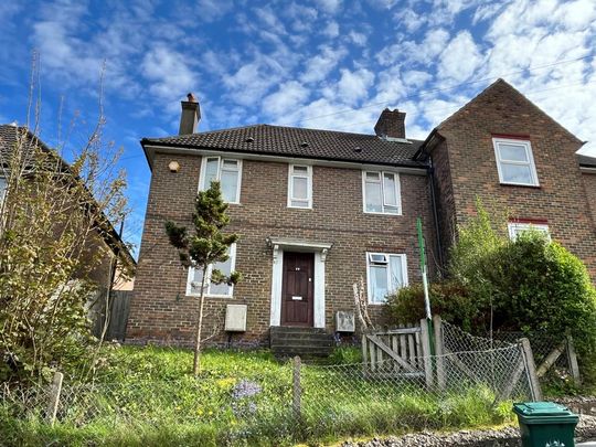 5 bedroom semi-detached house to rent - Photo 1