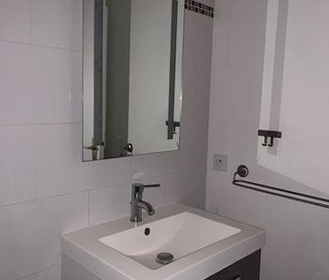 RUEIL-MALMAISON - RUE DU DOCTEUR GUIONIS : Studio non meublé 32,04 m² - Photo 5