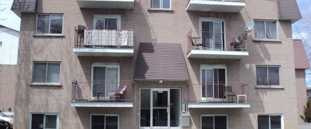 LONGUEUIL , 4 1/2 SECTEUR COLLECTIVITE NOUVELLE TOUT RENOVÉ - Photo 1