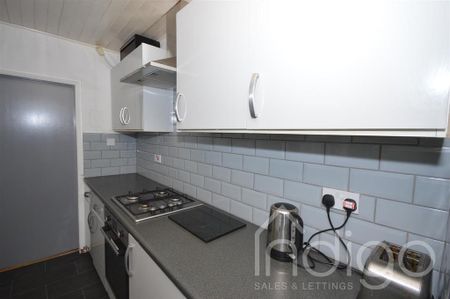 1 bedroom in a house share to rent - Photo 5