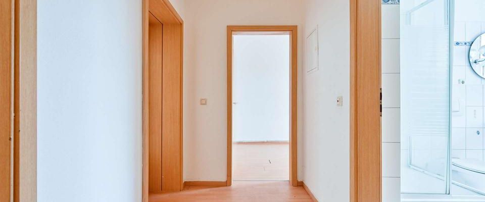 Charmante 2-Raum-Wohnung im Erdgeschoss eines denkmalgeschützten Hauses in Chemnitz-Gablenz! - Photo 1