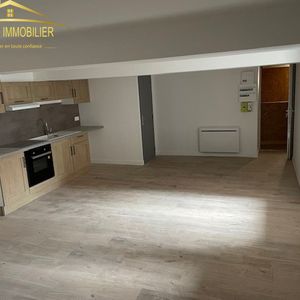 Location Appartement 2 pièces 53m² CHARLIEU 42190 - Photo 2