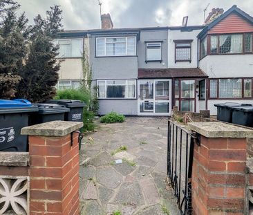 4 Bed Terraced House, Mitcham Road, CR0 - Photo 2