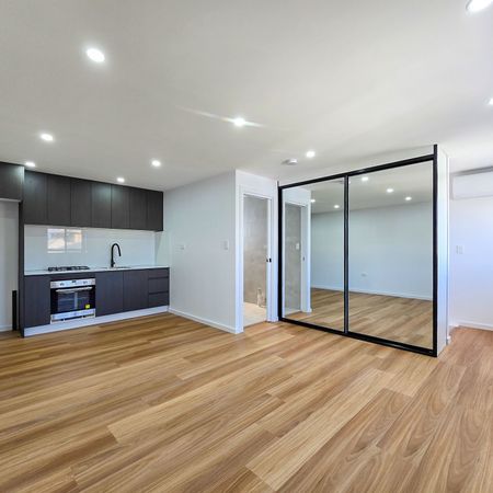 Brand-New Studio in Prime Location - Photo 3