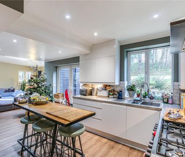 4 bedroom semi-detached house to rent - Photo 6